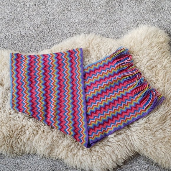 🦄Bright & Beautiful Chevron Rainbow Unicorn Scarf - Picture 2 of 5